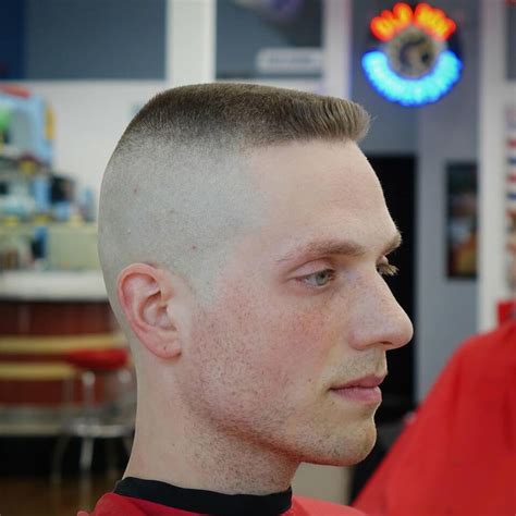 High & Tight hajvágás