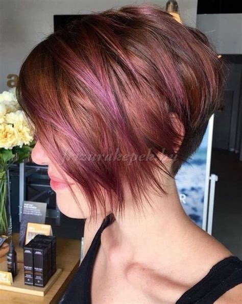 Különböző textúrájú és színű long bob frizurák