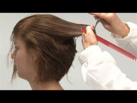 Lépésről-lépésre: A tökéletes long bob vágása