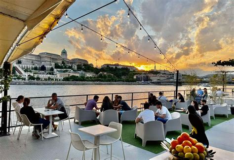 BOATanic Terrace&Bar panoráma kilátás a Duna felett