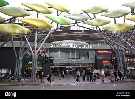 London látképe és Stratford Center