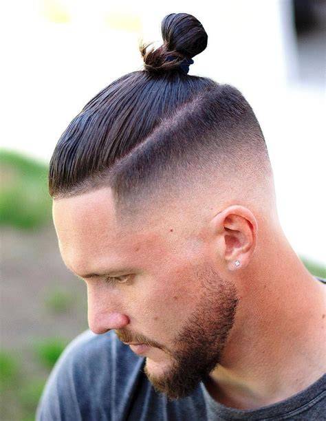man bun ferfi frizura