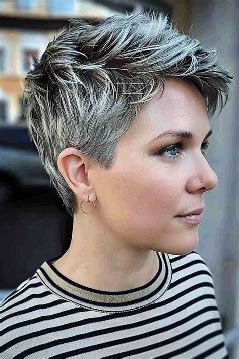 pixie fazon fehér haja emo stílus