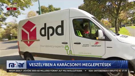 Futárcég csomagokat szállít