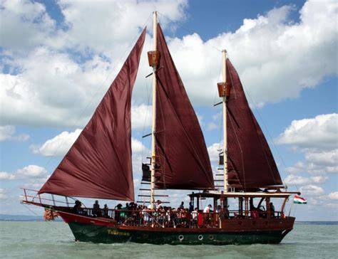 Balaton sétahajó naplemente panoráma