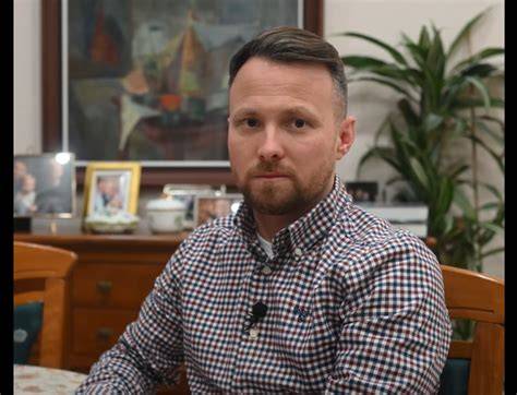 portré: id. Szél István munkában a szalonban