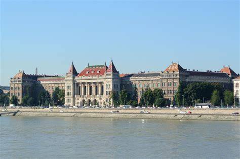 Budapesti üzletek elérhetőségei és központi elérés