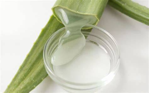 természetes összetevők: aloe vera, teafaolaj, kókuszolaj