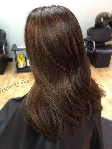 gesztenyebarna balayage elölnézet