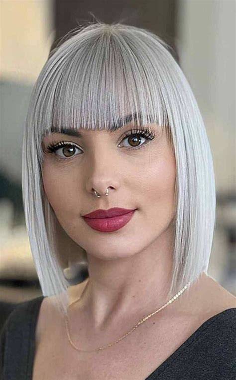 Csíkokat tartalmazó frizurák példái