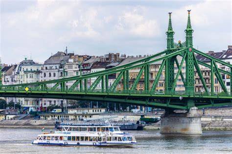 Infografika: Budapesti hajóútvonal a Dunán - főbb állomások és látnivalók