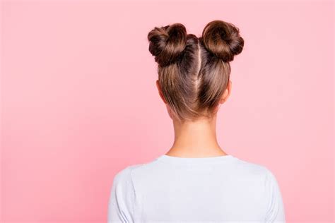 Space buns frizura