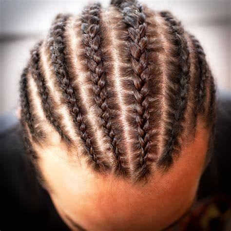 Kép: Cornrow és parketta fonás variációk vizuális példája a férfi hajtípusokra