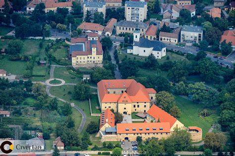 Szerencsi vár látképe a parkból
