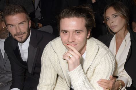 Beckham család vacsorán és Victoria rövid haja