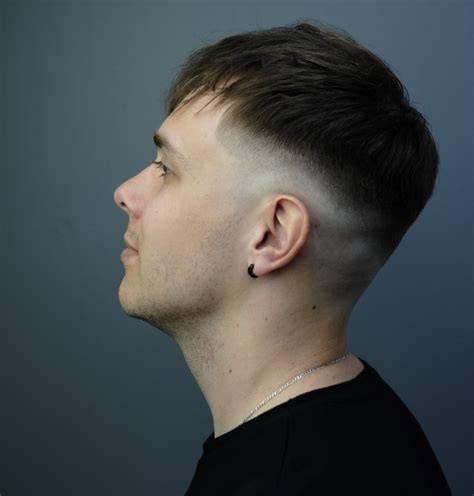 undercut oldalról hosszabb teteje