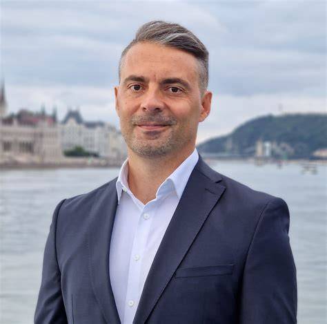 Vona Gábor portré és politikai esemény