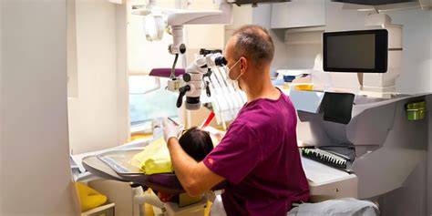 Képernyőfelvétel: fejbőrdiagnosztika mikroszkópos nézetével
