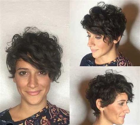 Pixie frizura göndör hajból