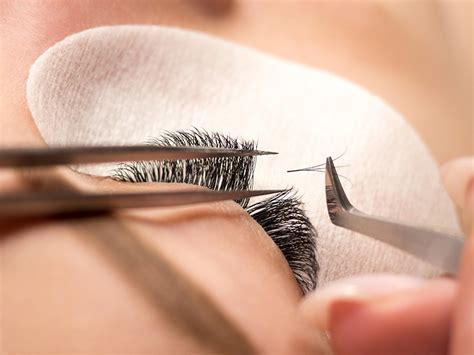 Szempilla töltés folyamata