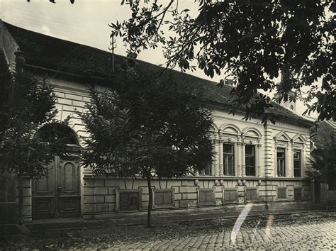 külső kép a Semmelweis utca 6. alatti szalonról