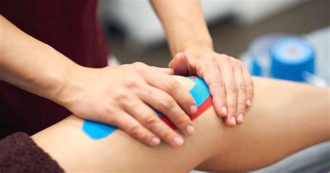 kineziologiai tapasz felhelyezése vádli sérülésre