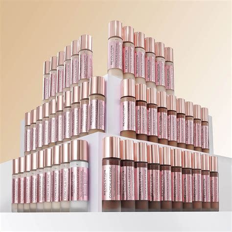 Makeup Revolution termékek átfogó fotócsomagja a szemöldökhöz és arcápoláshoz