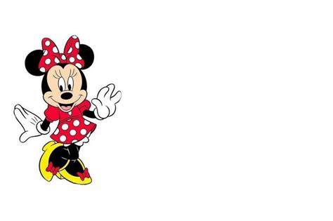 Áttekintés a kedvelt frizurákról: Minnie egér masni, lófark, pixie variációk, bubifrizurák és közkedvelt zsinórok