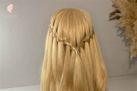 Hagyományos hármas hajfonás illusztrációja