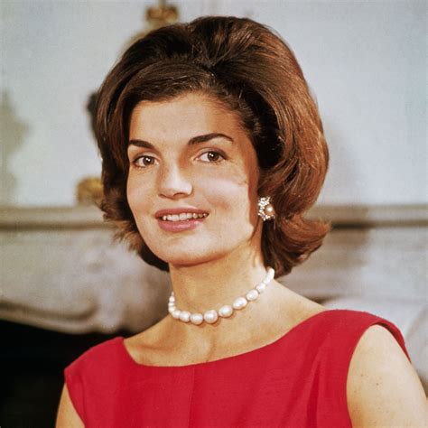 Jackie Kennedy Onassis ikonikus frizurája