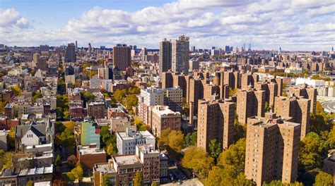 Harlem és a korabeli New York vizuális képe: a filmlátványban organikusan jelen van az afro-amerikai kultúra és a városi élet