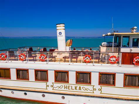 Helka nosztalgiahajó a Balatonon