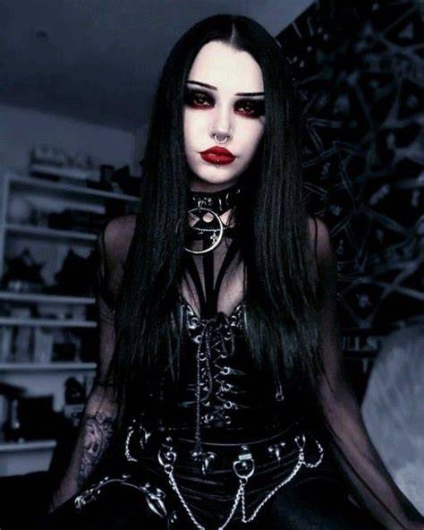 Goth fodrászati stílus példái - előtte/utána összehasonlítás