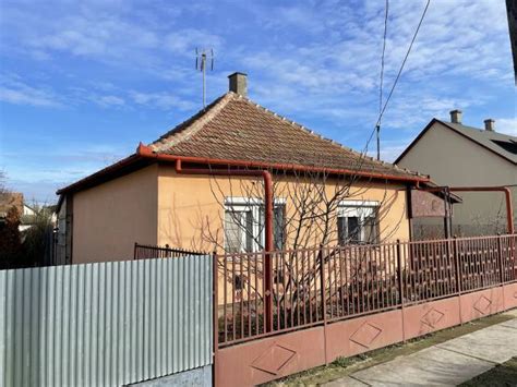 Hajdúszoboszló családi házak