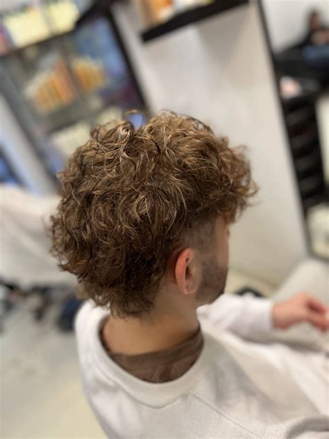 Dauerolt haj különböző stílusokban