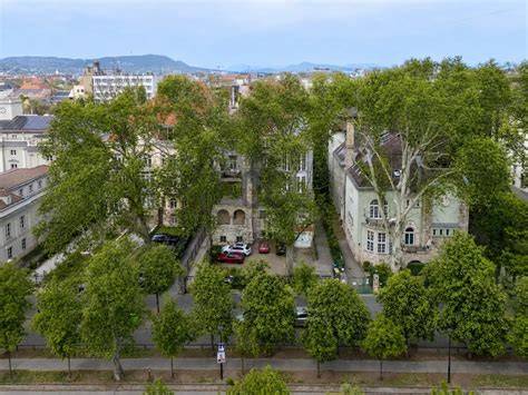 Budapesti városi környezet és a Comfort Zone belső tereinek vizuális ábrája