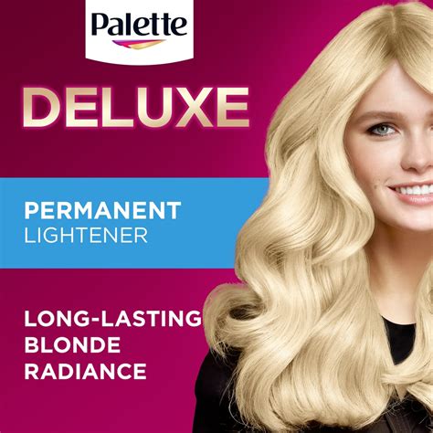 Nő haját festi Palette Deluxe hajfestékkel
