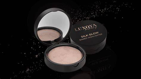 Luxoya highlighterek finom szemcsézetét és baked formuláját szemléltető infographic