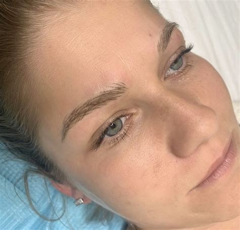 szálas szemöldöktetoválás